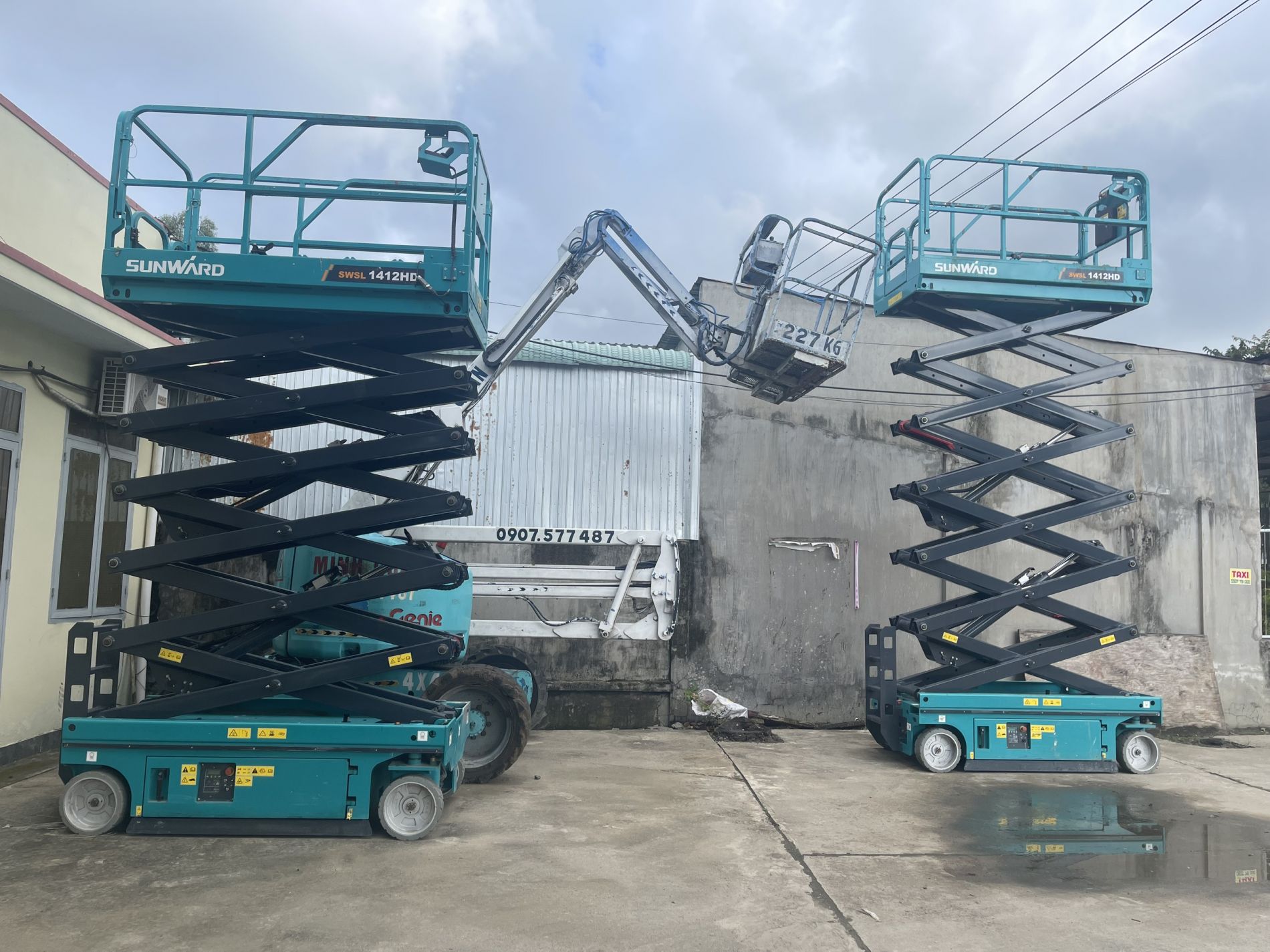 Dịch vụ cho thuê xe nâng điện xe nâng người của Công ty Phú Xuân